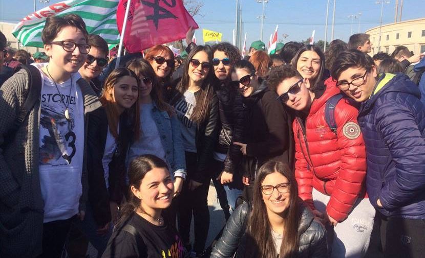 Il Liceo "Da Vinci" di Fasano a Bari per la marcia di Libera