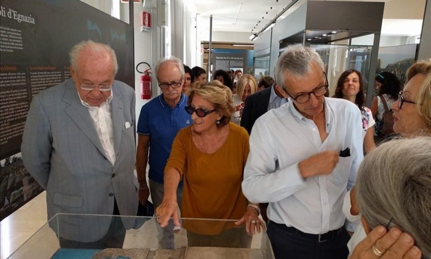 Andrea Carandini in visita al Museo Archeologico di Egnazia