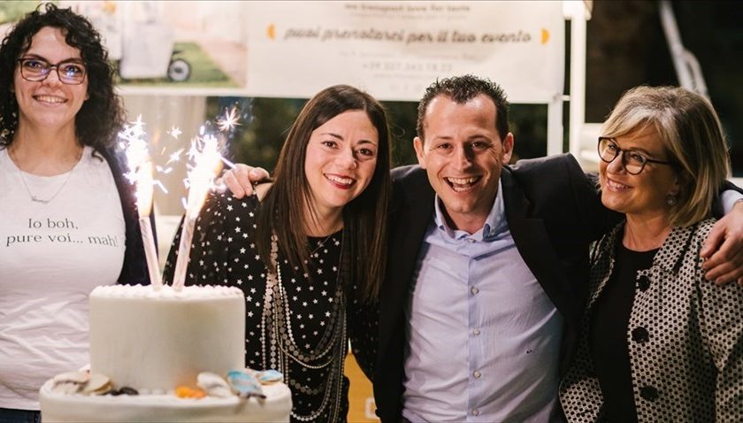 Il ristorante MòMò festeggia due anni: un compleanno all’insegna della solidarietà